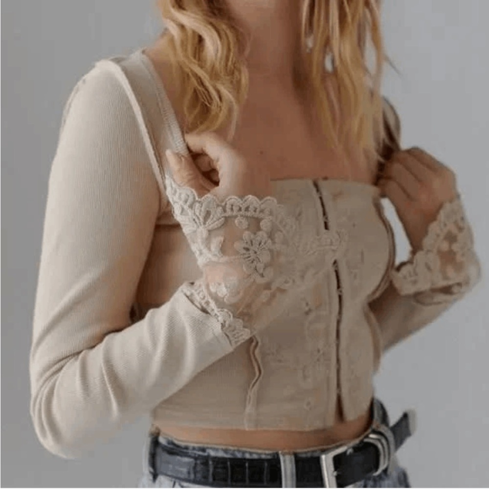Urban Outfitters Leona Lace Top Boho Longsleeve Cropped Feminine Tan